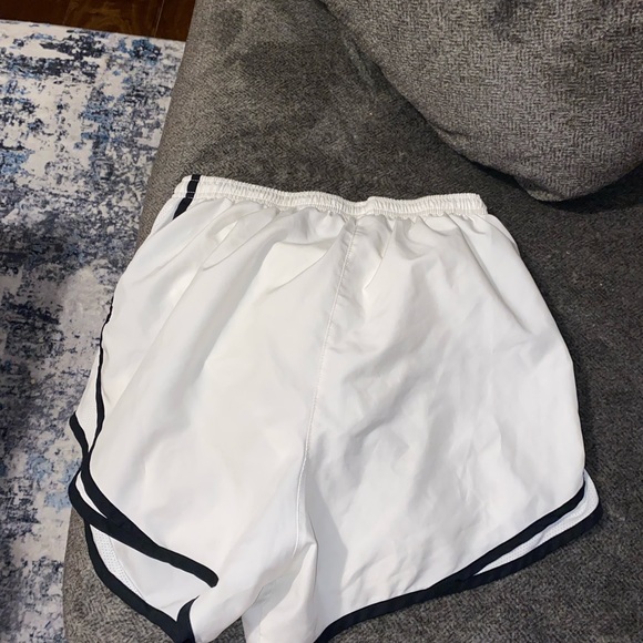 Nike white shorts - Picture 3 of 3